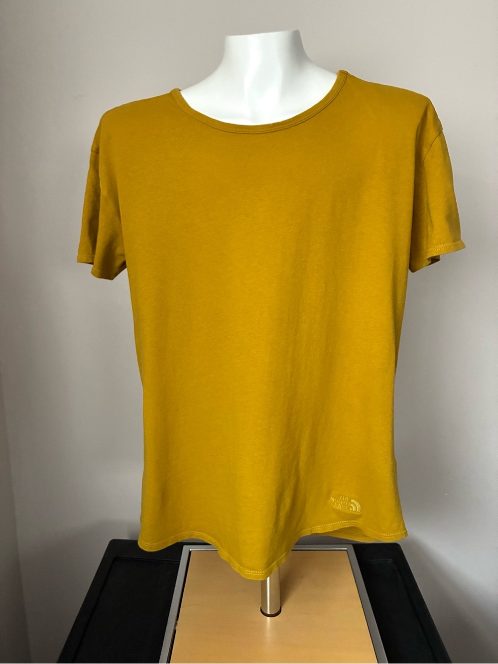 The North Face Women’s Short Sleeve Crew Tee in Mustard Size Small